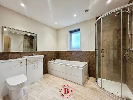 4 bedroom Bungalow for sale in Melton Road, Asfordby Hill, LE14