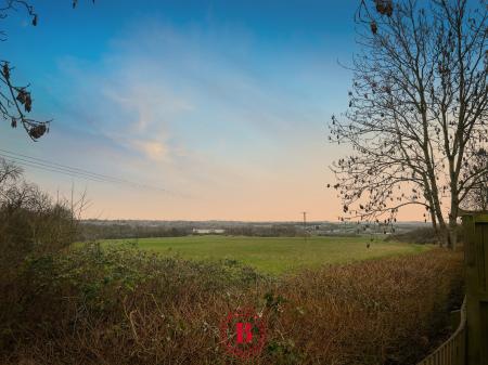 4 bedroom Bungalow for sale in Melton Road, Asfordby Hill, LE14