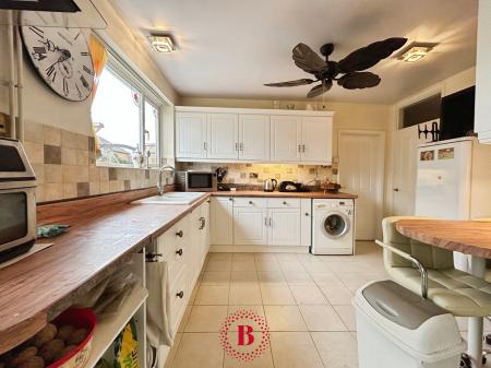 4 bedroom Bungalow for sale in Sandy Lane, Melton Mowbray, LE13