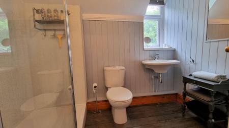 2 bedroom Apartment to let in Hall Drive, Burton Lazars, LE14