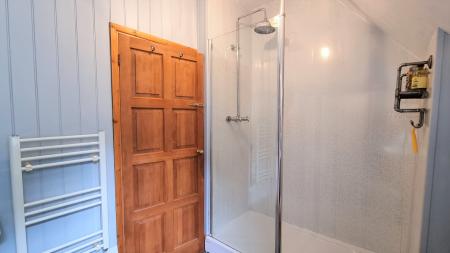 2 bedroom Apartment to let in Hall Drive, Burton Lazars, LE14