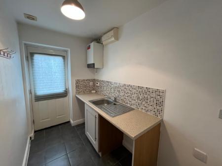 4 bedroom Detached house to let in Rossiter Close, Melton Mowbray, LE13