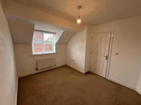 4 bedroom Detached house to let in Rossiter Close, Melton Mowbray, LE13