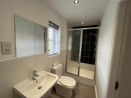 4 bedroom Detached house to let in Rossiter Close, Melton Mowbray, LE13