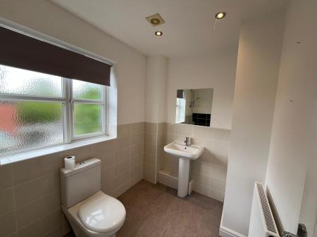 4 bedroom Detached house to let in Rossiter Close, Melton Mowbray, LE13