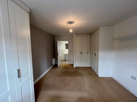 4 bedroom Detached house to let in Rossiter Close, Melton Mowbray, LE13