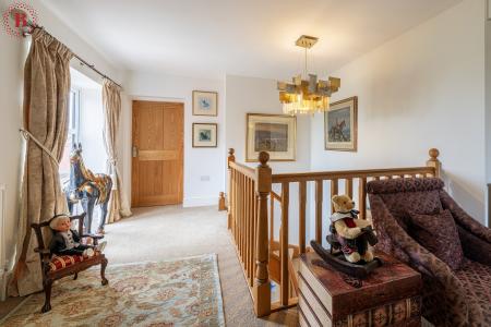 5 bedroom Detached house for sale in Windmerpool Lane, Willoughby On-The-Wolds, LE12