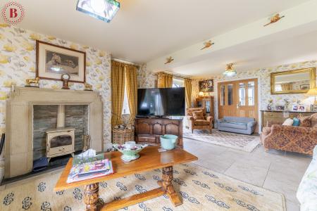 5 bedroom Detached house for sale in Windmerpool Lane, Willoughby On-The-Wolds, LE12