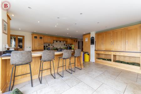 5 bedroom Detached house for sale in Windmerpool Lane, Willoughby On-The-Wolds, LE12