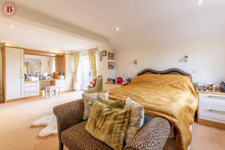 5 bedroom Detached house for sale in Windmerpool Lane, Willoughby On-The-Wolds, LE12