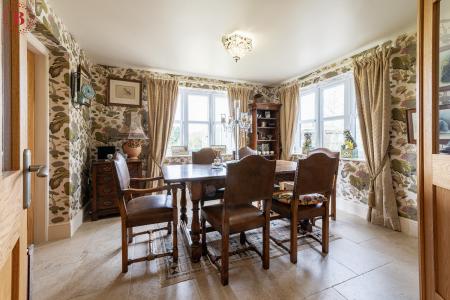 5 bedroom Detached house for sale in Windmerpool Lane, Willoughby On-The-Wolds, LE12