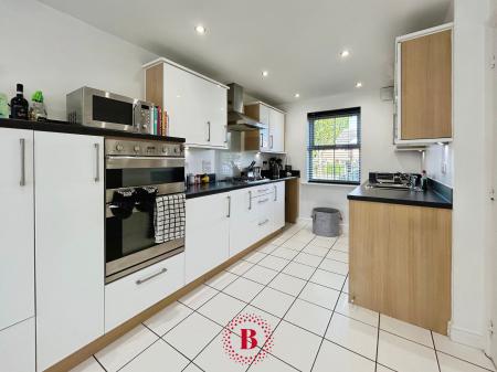 3 bedroom Town house for sale in Tees Court, Bingham, NG13