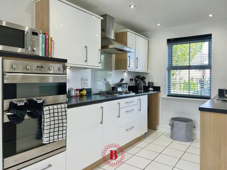 3 bedroom Town house for sale in Tees Court, Bingham, NG13