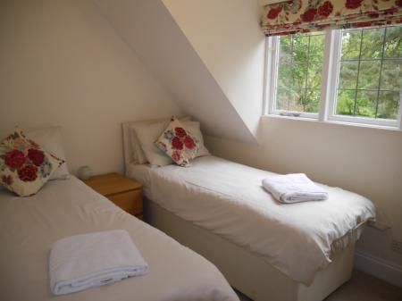 4 bedroom Semi-detached house to let in Lambley Road, Lowdham, NG14