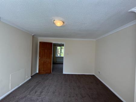 3 bedroom Semi-detached house to let in Hawthorn Drive, Melton Mowbray, LE13