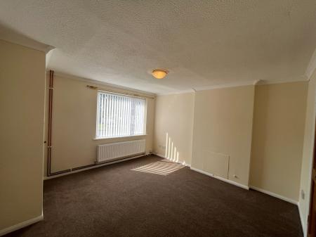3 bedroom Semi-detached house to let in Hawthorn Drive, Melton Mowbray, LE13