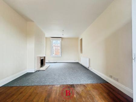 2 bedroom Flat for sale in High Street, Melton Mowbray, LE13