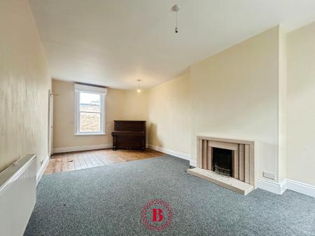 2 bedroom Flat for sale in High Street, Melton Mowbray, LE13
