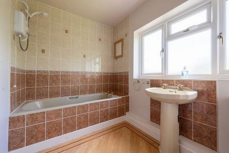 5 bedroom Detached house for sale in Cherry Holt Lane, East Bridgford, NG13