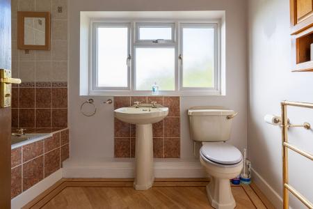 5 bedroom Detached house for sale in Cherry Holt Lane, East Bridgford, NG13