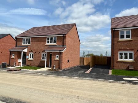 2 bedroom Semi-detached house to let in King Edward Avenue, Melton Mowbray, LE13
