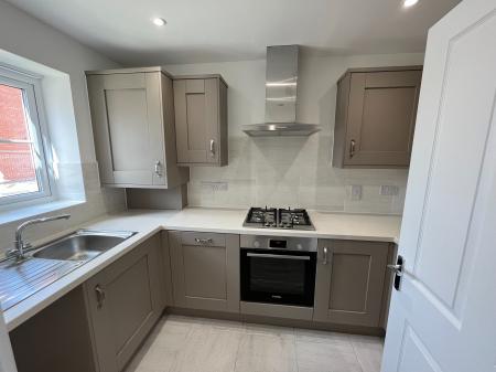 2 bedroom Semi-detached house to let in King Edward Avenue, Melton Mowbray, LE13