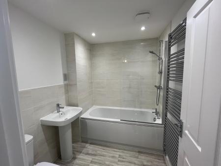 2 bedroom Semi-detached house to let in King Edward Avenue, Melton Mowbray, LE13