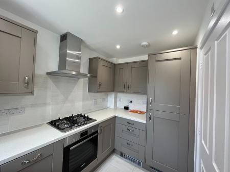 2 bedroom Semi-detached house to let in King Edward Avenue, Melton Mowbray, LE13