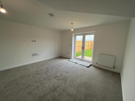 2 bedroom Semi-detached house to let in King Edward Avenue, Melton Mowbray, LE13