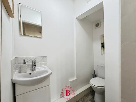 3 bedroom Semi-detached house for sale in Ludlow Drive, Melton Mowbray, LE13