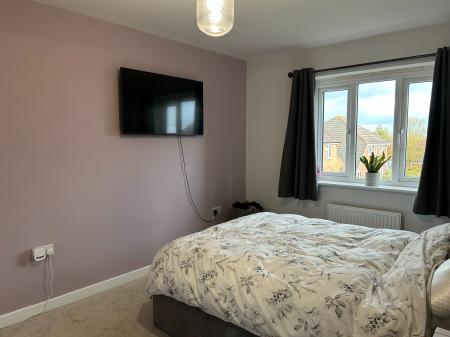 4 bedroom Semi-detached house to let in Mason Road, Melton Mowbray, LE13