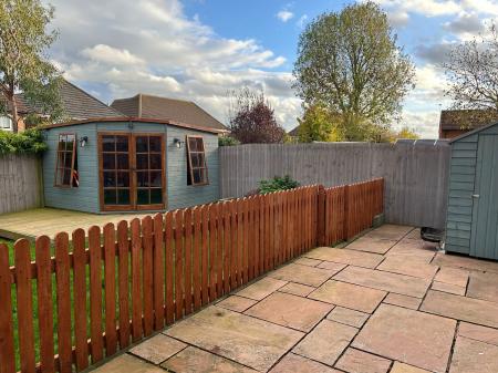 4 bedroom Semi-detached house to let in Mason Road, Melton Mowbray, LE13