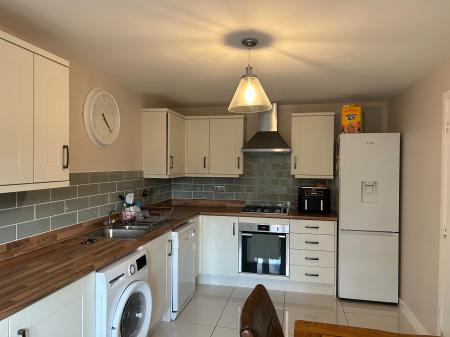 4 bedroom Semi-detached house to let in Mason Road, Melton Mowbray, LE13