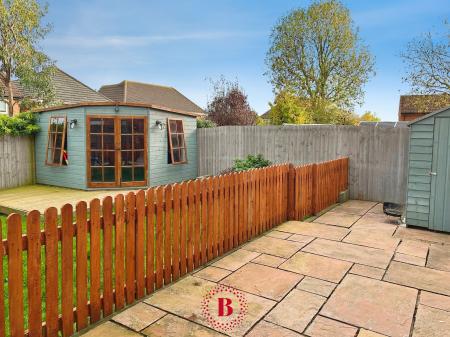 4 bedroom Semi-detached house for sale in Mason Road, Melton Mowbray, LE13