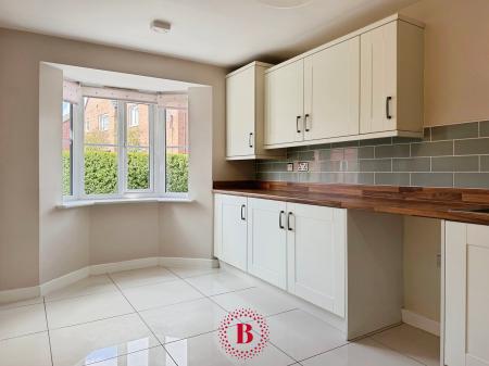 4 bedroom Semi-detached house for sale in Mason Road, Melton Mowbray, LE13
