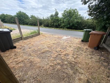 3 bedroom Terraced House to let in Princess Drive, Melton Mowbray, LE13