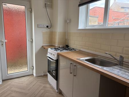 2 bedroom Semi-detached house to let in West Avenue, Melton Mowbray, LE13