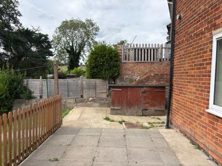 2 bedroom Semi-detached house to let in West Avenue, Melton Mowbray, LE13