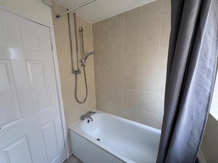 2 bedroom Semi-detached house to let in West Avenue, Melton Mowbray, LE13