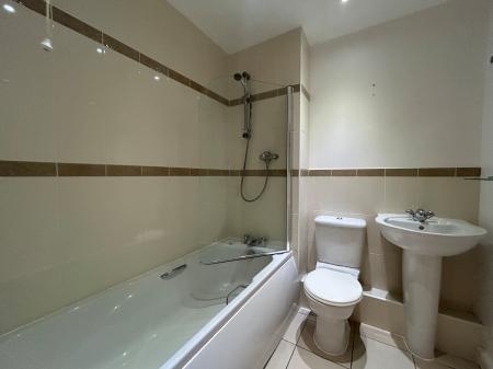 2 bedroom Apartment to let in Long Acre, Bingham, NG13