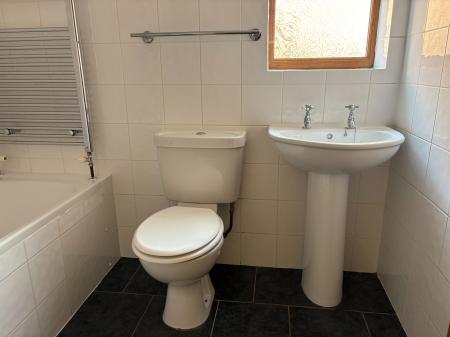 2 bedroom Flat to let in Thorpe Road, Melton Mowbray, LE13