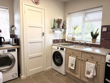 2 bedroom Flat to let in Regency Road, Asfordby, Asfordby, LE14