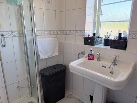2 bedroom Flat to let in Regency Road, Asfordby, Asfordby, LE14