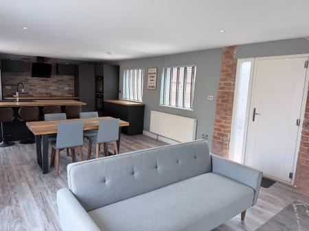 3 bedroom Barn Conversion to let in Kneeton Road, East Bridgford, NG13