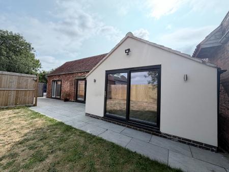 3 bedroom Barn Conversion to let in Kneeton Road, East Bridgford, NG13