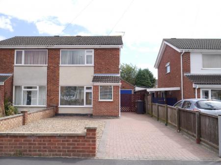 2 bedroom Semi-detached house to let in Solway Close, Melton Mowbray, LE13