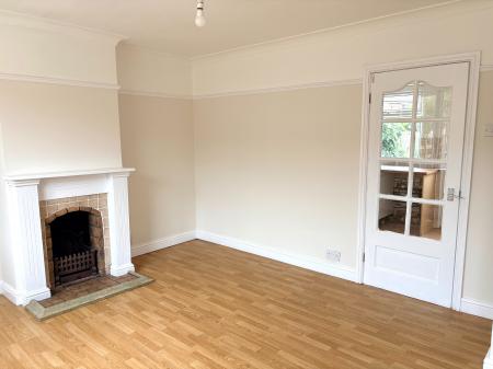 3 bedroom Semi-detached house to let in Lake Terrace, Melton Mowbray, LE13