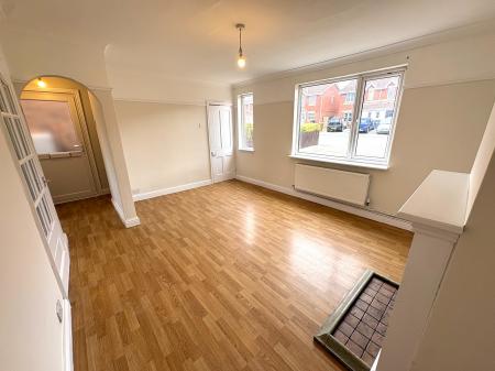 3 bedroom Semi-detached house to let in Lake Terrace, Melton Mowbray, LE13
