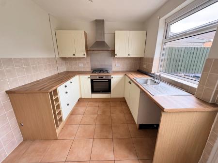 3 bedroom Semi-detached house to let in Lake Terrace, Melton Mowbray, LE13