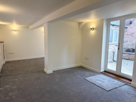 2 bedroom Semi-detached house to let in Park Lane, Melton Mowbray, LE13